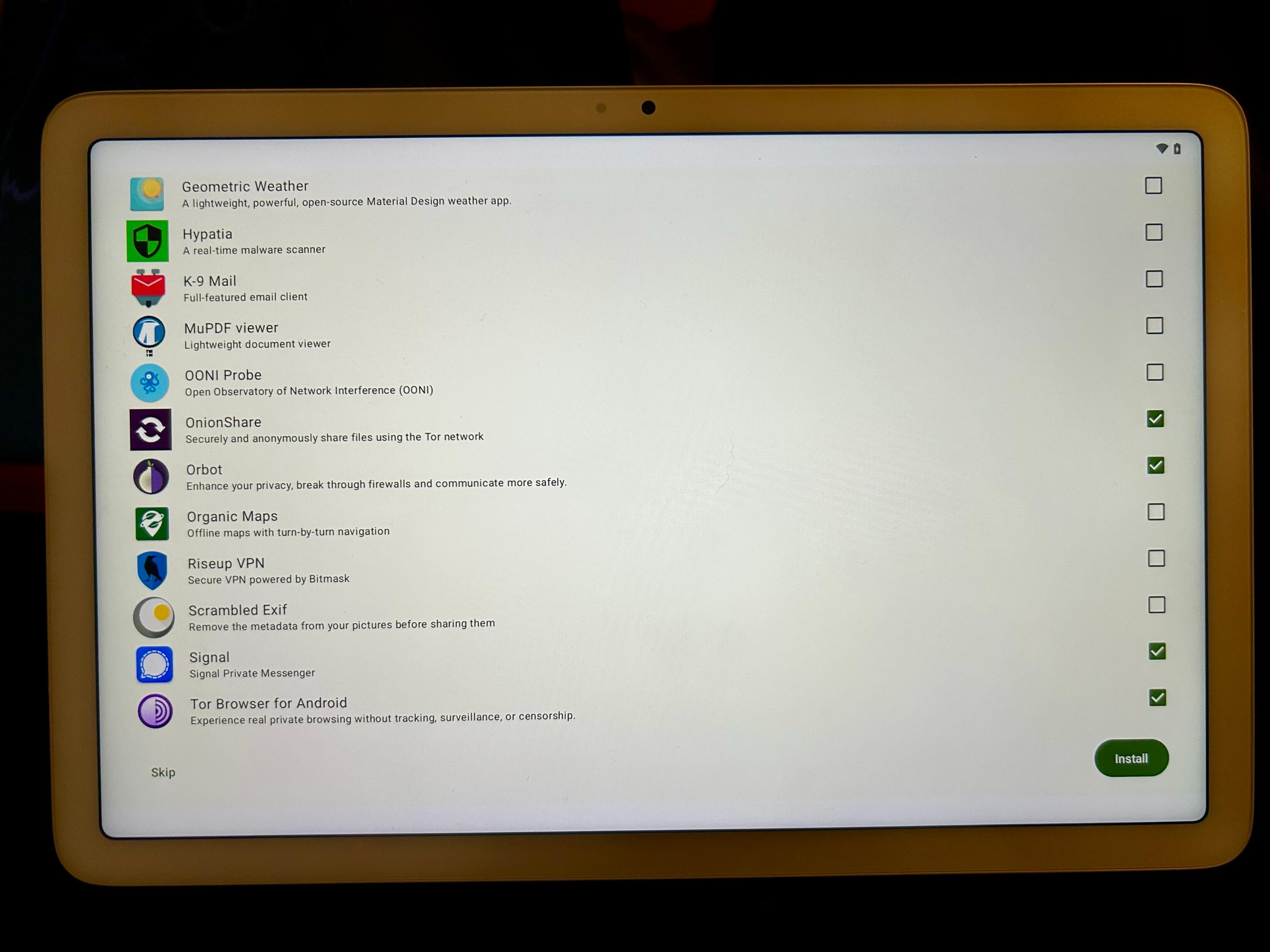 Alt Text: the CalyxOS setup app installer screen